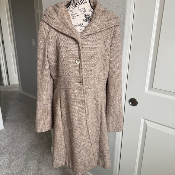 Jessica Simpson Cream Trench Coat - Picture 2 of 5